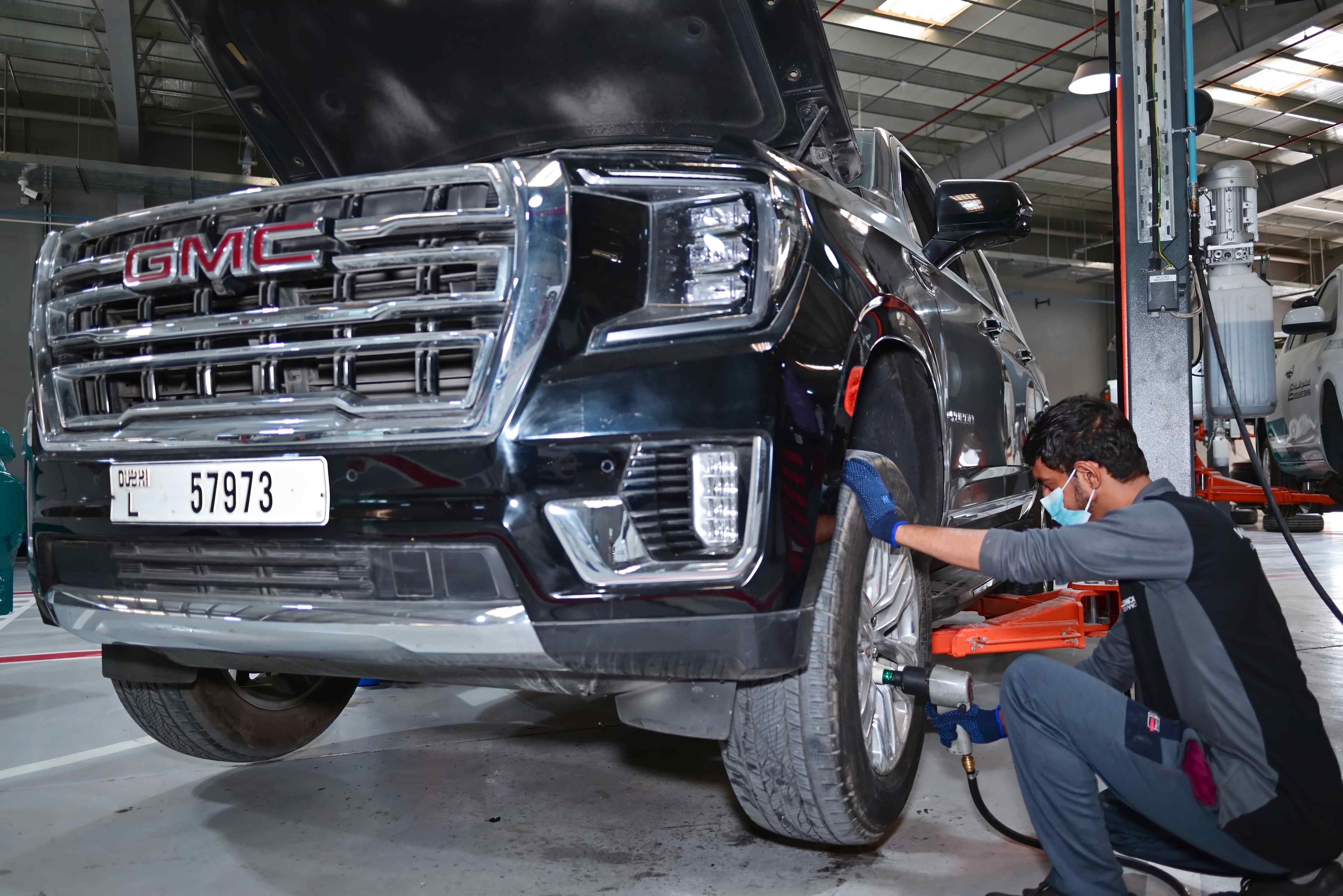 Tyre replacement and wheel alignment at EPAR’s Al Qusais workshop